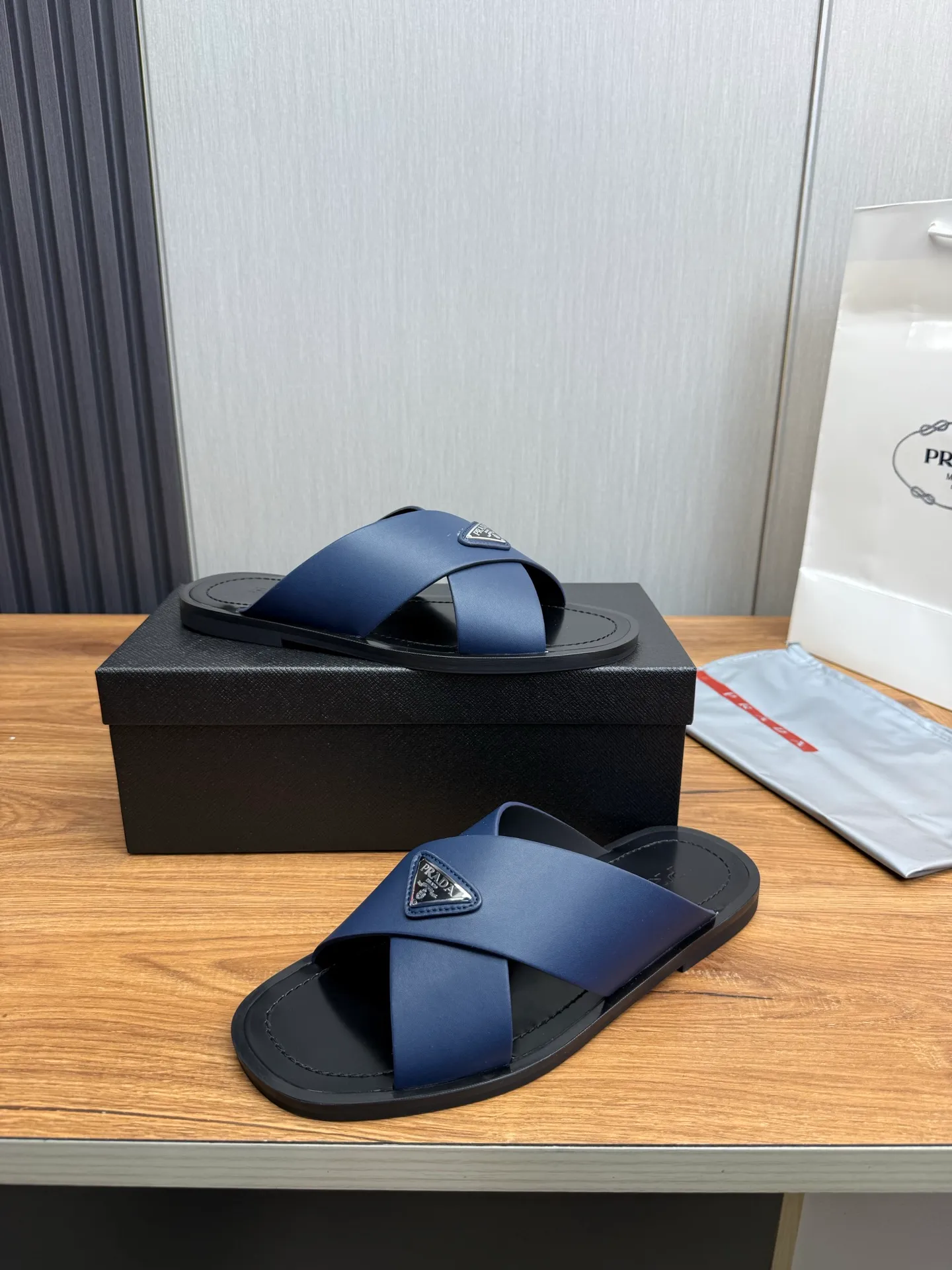 Factory price 340💰 ＰＲＡＤＡPrada - popular men's slippers hot sale 🔥 🩴Official website one to one production 38-45 sizes 45 46 🉑️Customized!